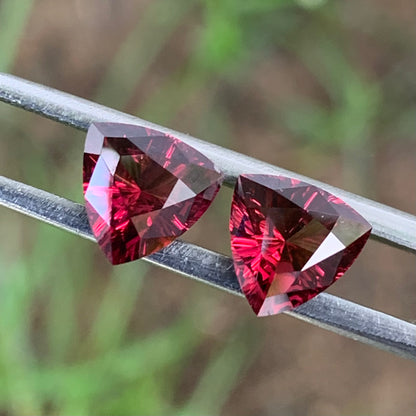 Red Garnet Trillion Pair Concave Cut / Fantasy Cut 2.73 Ct Natural Loose Gemstones For Earrings
