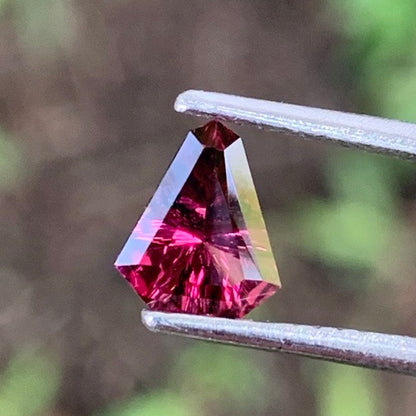 Red Garnet Fantasy Cut / Concave Cut Geometric Shape Shield 0.76 Ct Natural Loose Gemstone For Jewelry Making
