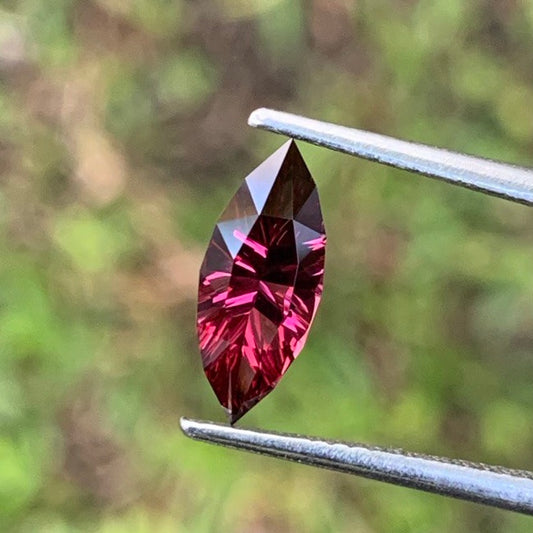 Red Garnet Fantasy Cut / Concave Cut Marquise 1.17 Ct Natural Loose Gemstone For Jewelry Making