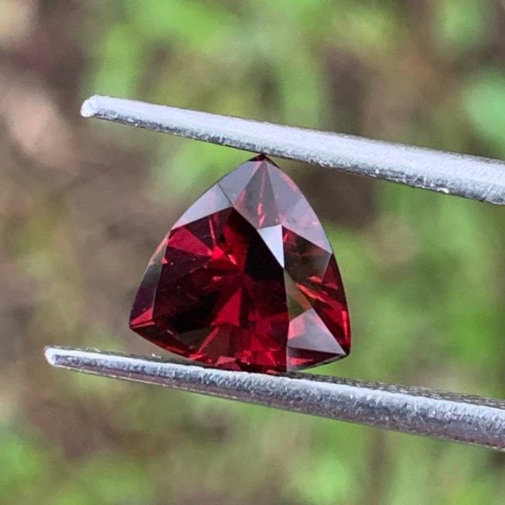 Garnet Deep Red Trillion 7.9 mm / 2.16 Ct Natural Loose Gemstone For Jewelry Making