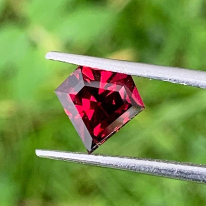 Red Garnet Kite 1.95 Ct Natural Geometric Shape Unheated Loose Gemstone from Sri Lanka