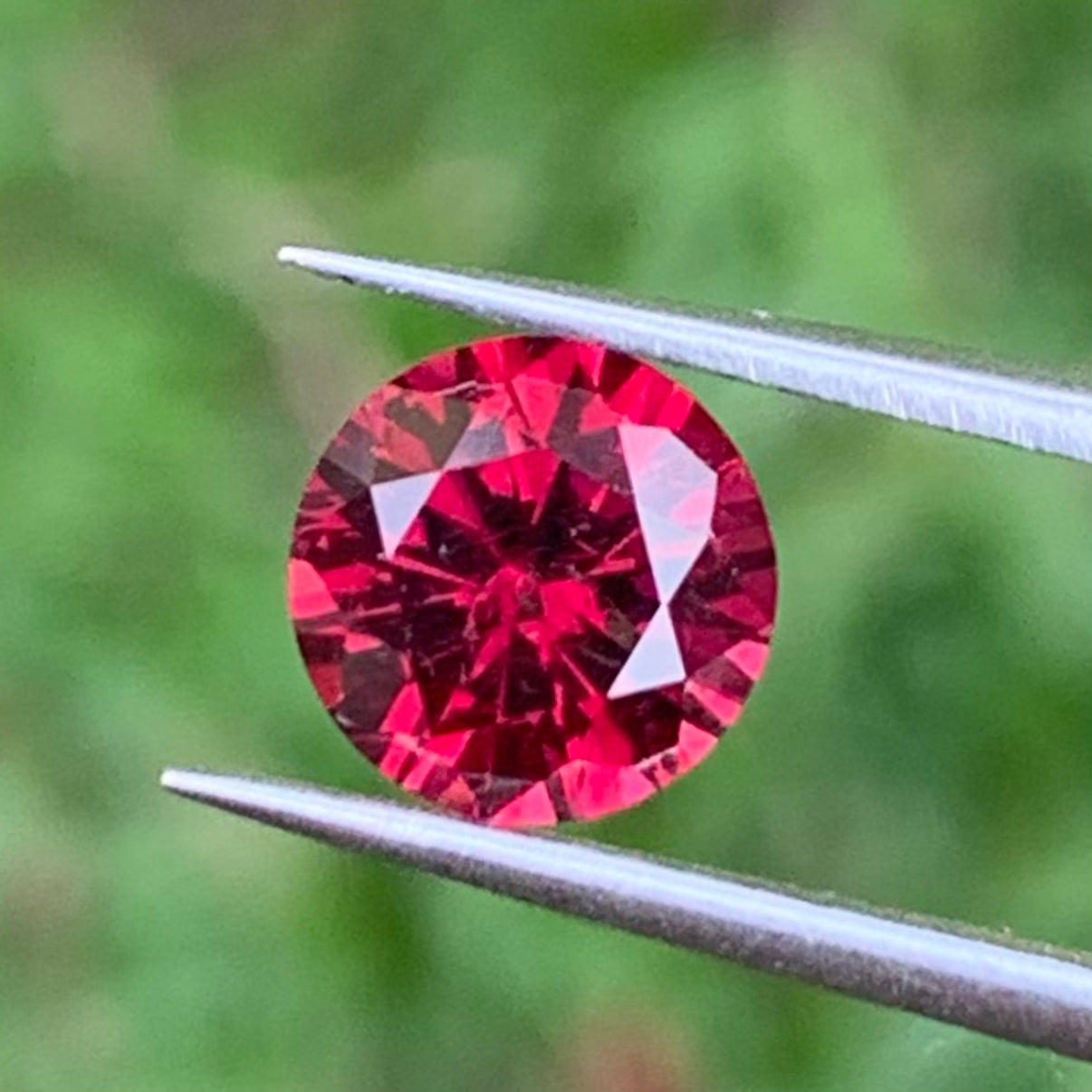 Red Garnet 6.8 mm Round 1.51 Ct Natural Loose Gemstone For Jewelry Making