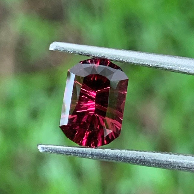 Red Garnet Fantasy Cut / Concave Cut Modified Oval 1.56 Ct Natural Loose Gemstone For Jewelry Making