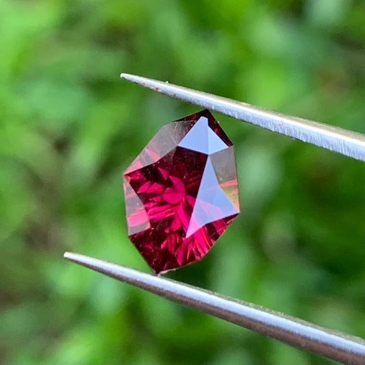 Red Garnet Fantasy / Concave Cut Modified Marquise 1.63 Ct Natural Loose Gemstone For Jewelry Making