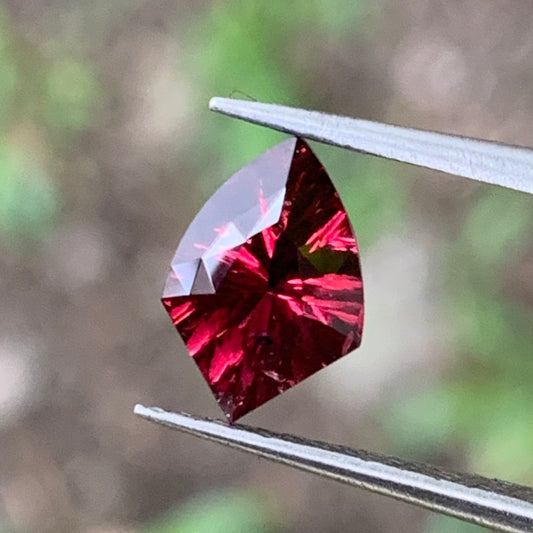 Red Garnet Fantasy / Concave Cut Shield 0.95 Ct Natural Loose Gemstone For Jewelry Making