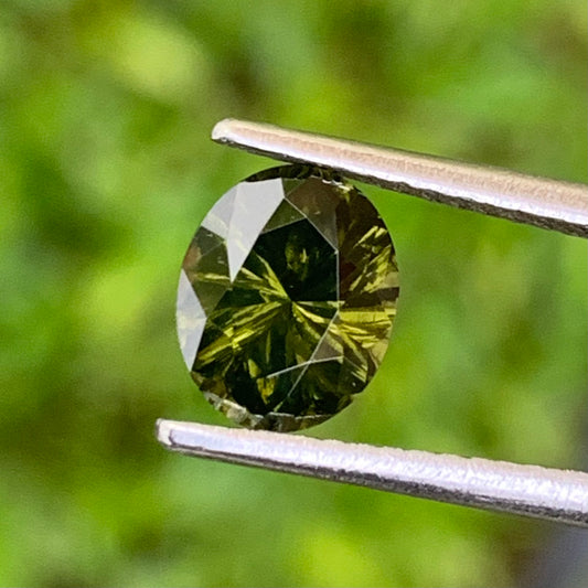 Natural Green Zircon Oval 1.18 Ct Concave Cut Loose Gemstone For Jewelry Making