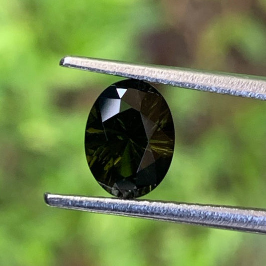 Green Zircon Oval 1.04 Ct Concave Cut Natural Loose Gemstone For Jewelry Making