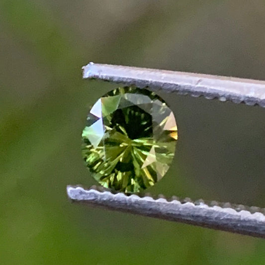 Green zircon Concave cut Oval 0.4 ct Natural Loose Gemstone from Sri lanka