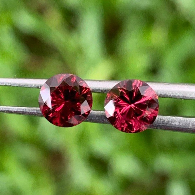 Deep Red Garnet Round Pair Concave Cut / Fantasy Cut 5.85 mm / 1.73 Ct Natural Loose Gemstones For Earrings