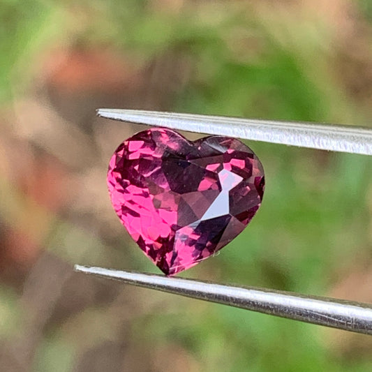 Pink Spinel Heart 1.69 Ct Loose Gemstone For Contemporary Jewelry
