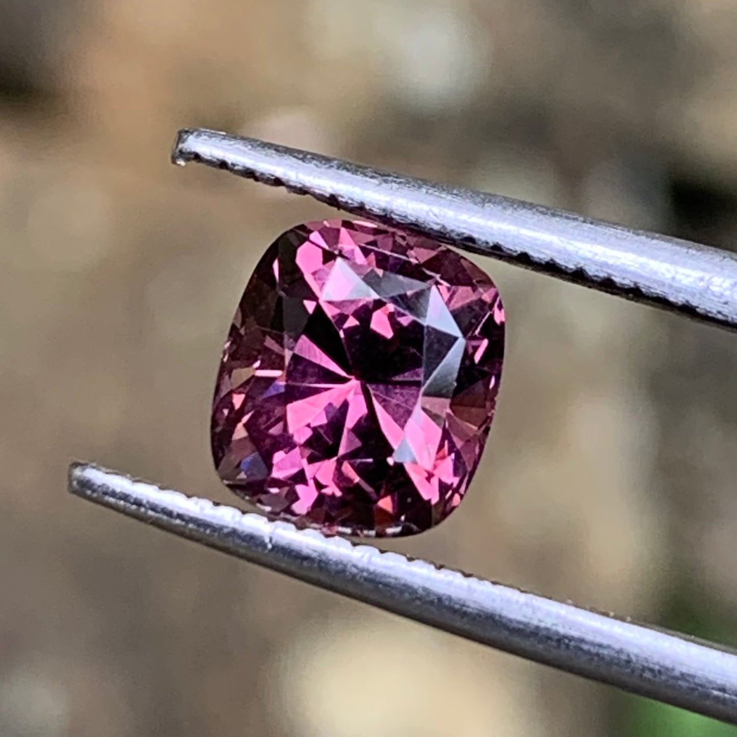 Velvet Spinel Rectangular Cushion 1.96 Ct Loose Gemstone For Jewelry Making