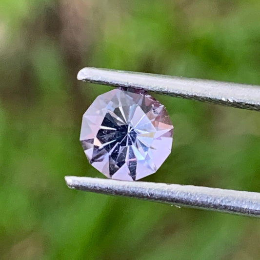 Spinel Polygonal Flower Cut Dark Grey Round 5.2 mm / 0.64 Ct Natural Loose Gemstone For Jewelry