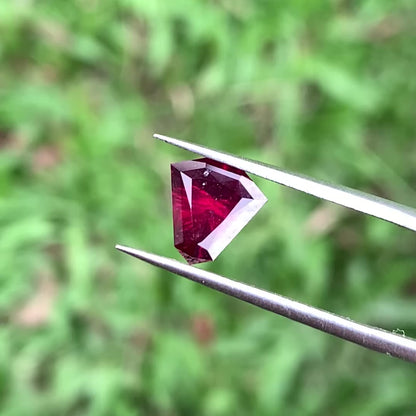 Red Garnet Fantasy / Concave Cut Fancy Shield 1.60 Ct Natural Loose Gemstone For Jewelry Making 💎✨
