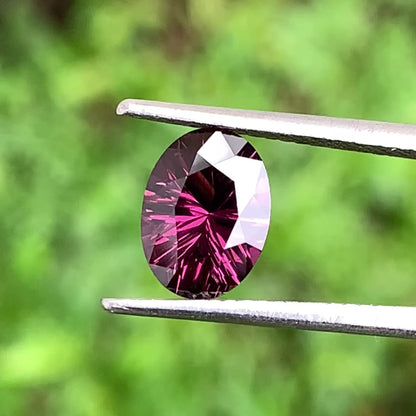 Natural Spinel Oval 1.43 Ct Velvet Concave Cut Loose Gemstone For Jewelry Making