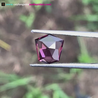 Rose Cut Reddish Pink Spinel 2.06 Ct 💎
