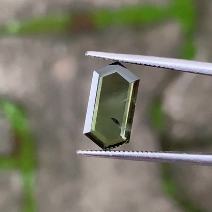 Portrait Cut Green Zircon Elongated Hexagon Tablet 2.1 Ct Natural Loose Gemstone For Jewelry