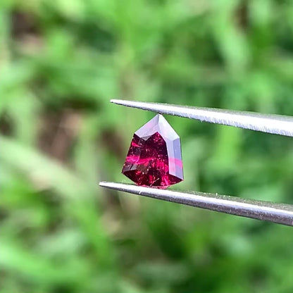 Red Garnet Fantasy / Concave Cut Fancy Shield 0.67 Ct Natural Loose Gemstone For Jewelry Making 💎✨