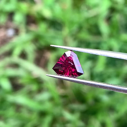 Red Garnet Fantasy / Concave Cut Fancy Shield 1.40 Ct Natural Loose Gemstone For Jewelry Making 💎✨
