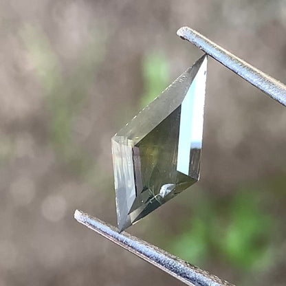 Deep Green Zircon Kite 2.5 Ct Loose Gemstone from Sri Lanka