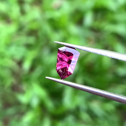 Red Garnet Fantasy / Concave Cut Fancy Shield 0.82 Ct Natural Loose Gemstone For Jewelry Making 💎✨