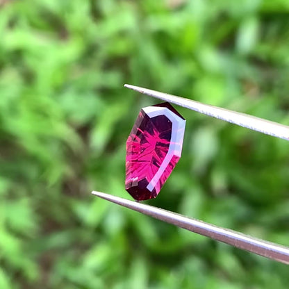 Red Garnet Fantasy / Concave Cut Modified Shield 2 Ct Natural Loose Gemstone For Jewelry Making 💎✨