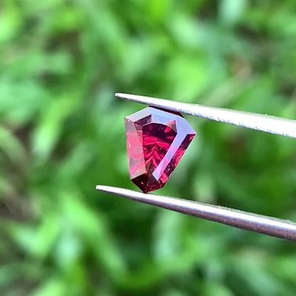 Red Garnet Fantasy / Concave Cut Fancy Shield 1.02 Ct Natural Loose Gemstone For Jewelry Making 💎✨