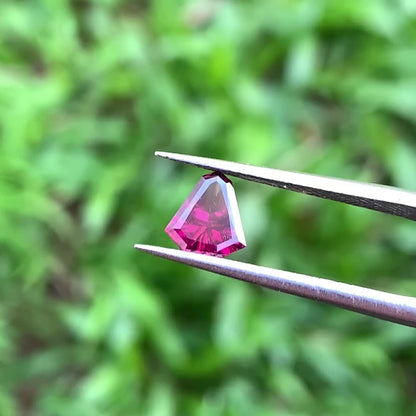 Red Garnet Fantasy / Concave Cut Fancy Shield 0.83 Ct Natural Loose Gemstone For Jewelry Making 💎✨