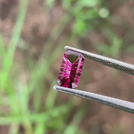 ✨ Red Garnet - Concave Fantasy Emerald Cut, 0.98 Ct 💎